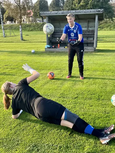 Målvaktsträning med fyra ungdomar i Svarteborg