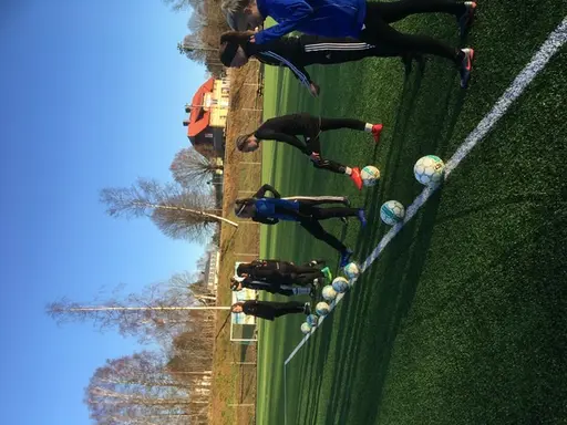 Underbart fotbollsväder med rolig träning som avslutades med lunch och kladdkaka