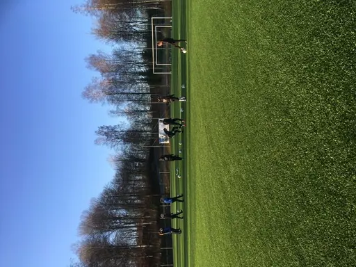 Underbart fotbollsväder med rolig träning som avslutades med lunch och kladdkaka