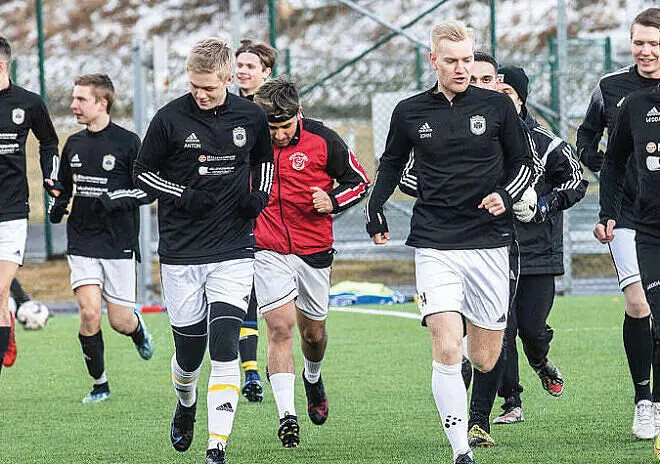 Svarteborg FK ligger fyra i division 5 efter vårsäsongen.