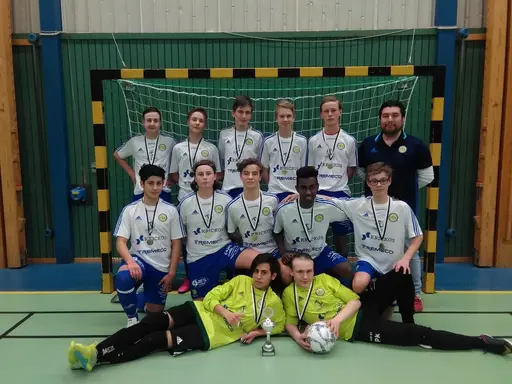 P12 prisutdelning, Burger kings representant Linus och segrare i P16