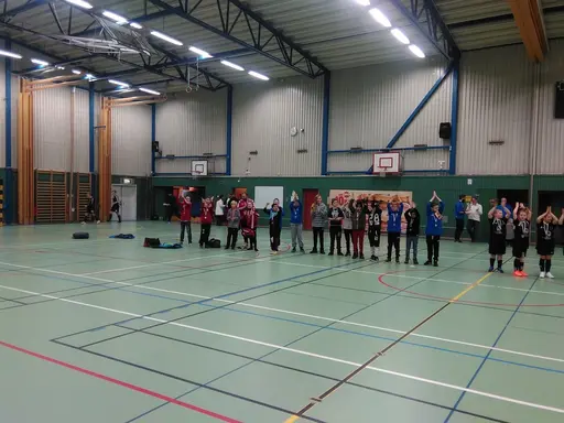 P12 prisutdelning, Burger kings representant Linus och segrare i P16