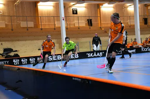 Seger med 9-8 och säsongens första trepoängare!