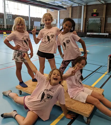 Några bilder från tjejernas vecka som innehöll mycket innebandy, men som syns på bilderna mycket annat skoj.