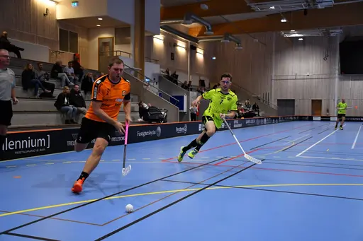 Seger med 9-8 och säsongens första trepoängare!