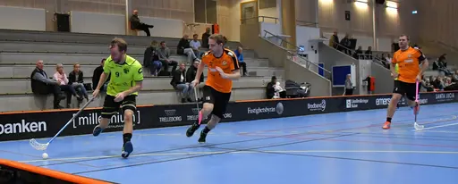 Seger med 9-8 och säsongens första trepoängare!