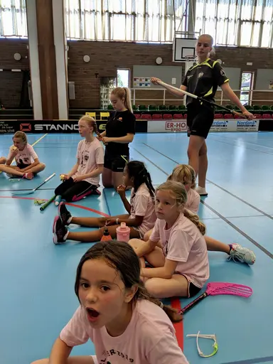 Några bilder från tjejernas vecka som innehöll mycket innebandy, men som syns på bilderna mycket annat skoj.