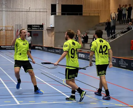 Seger med 9-8 och säsongens första trepoängare!
