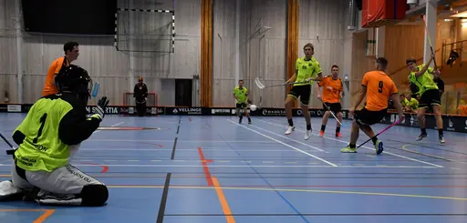 Seger med 9-8 och säsongens första trepoängare!