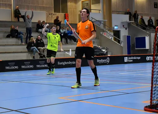 Seger med 9-8 och säsongens första trepoängare!