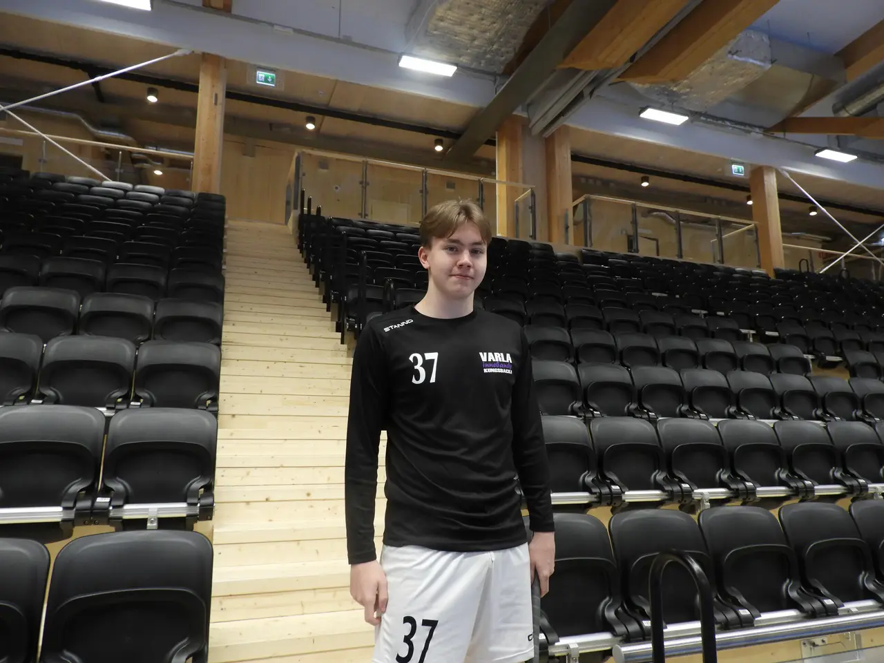 #37 Karl Palbrant spelar med herrlaget kommande säsong Foto: Varla IBK