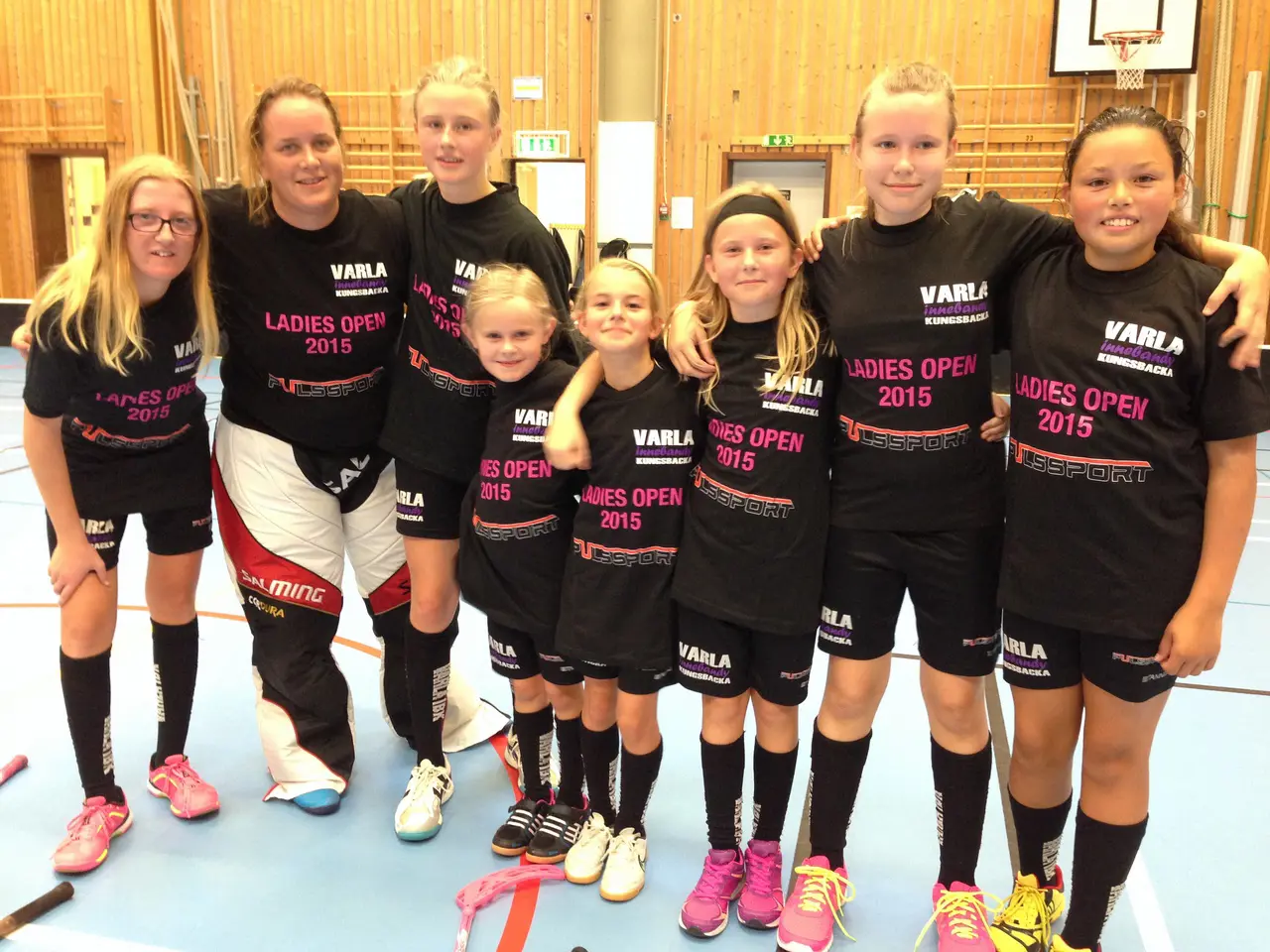 Rävarna med från vänster: Jenny Wernersson, Monica Ribbfors, Sofie Rosén, Cecilia Calming, Ida Lundblad, Elina Ekendahl Thor, Linnea Voss och Isa Frii
