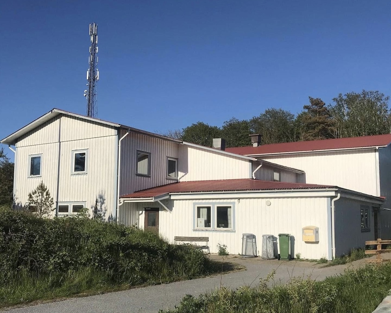 Kosters Sportklubb"KSK-huset som inrymmer gymnastiksal, gym, vävstuga mm