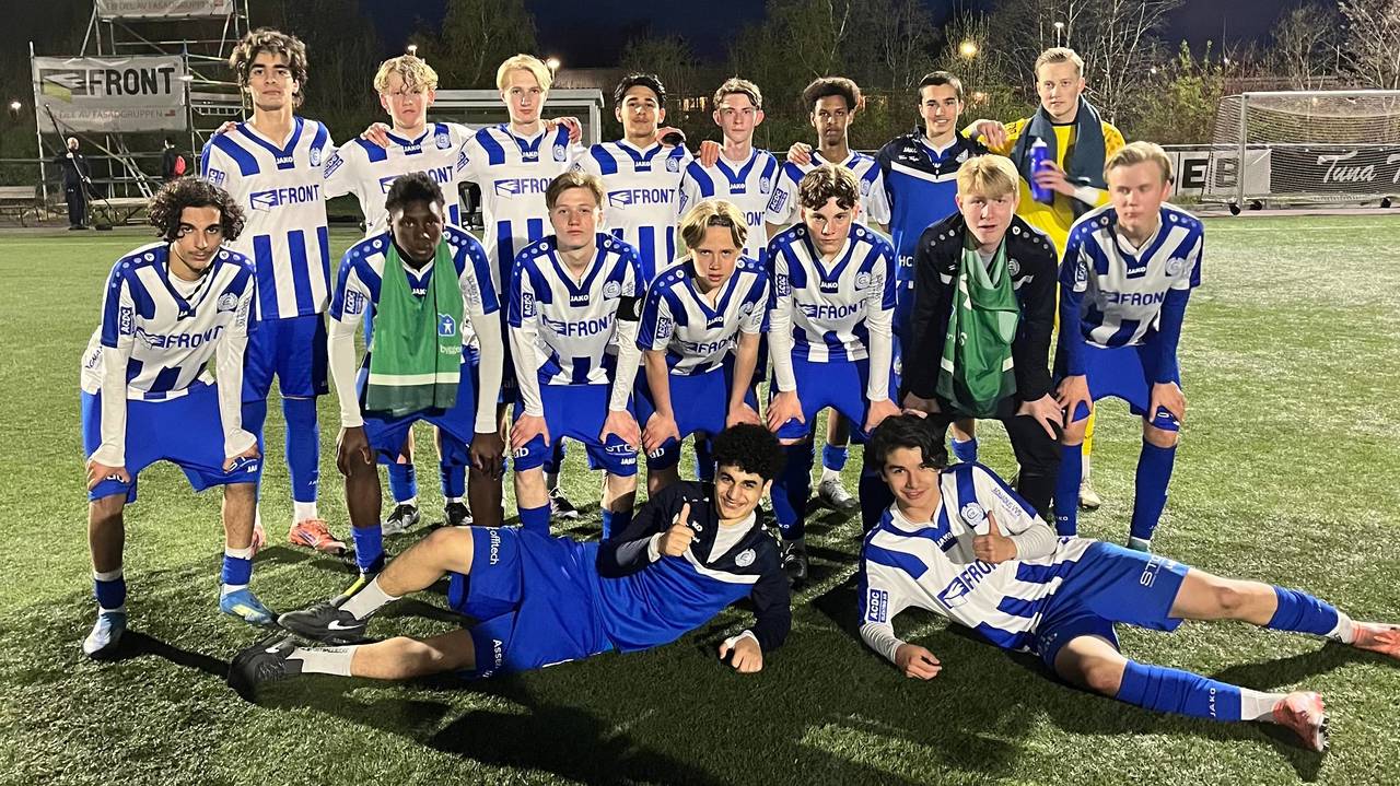 City U16 säkrade förstaplatsen i grupp 1 i DM efter ett riktigt målkalas hemma mot Assyriska.