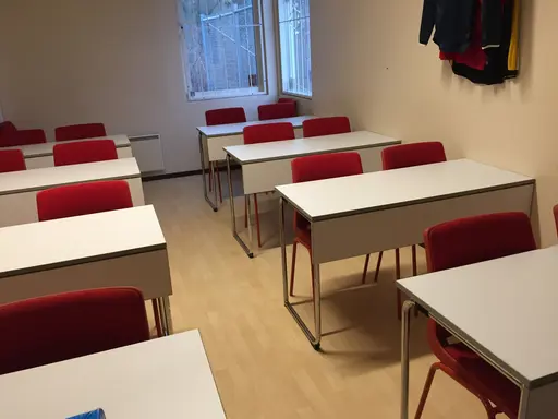 Ett härligt gäng Torgare jobbade hårt med att fixa tilli klubbstugan!