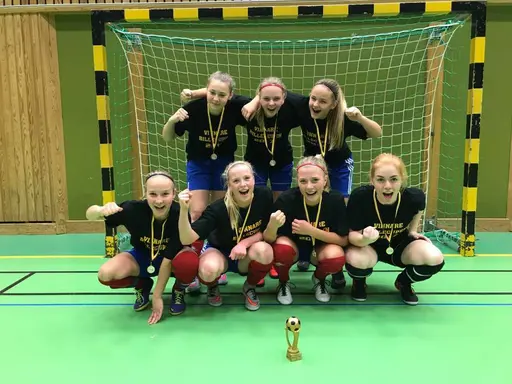 Guld i Olympic cup (dam) Växjösparken (-01) Billecupen (-02 )