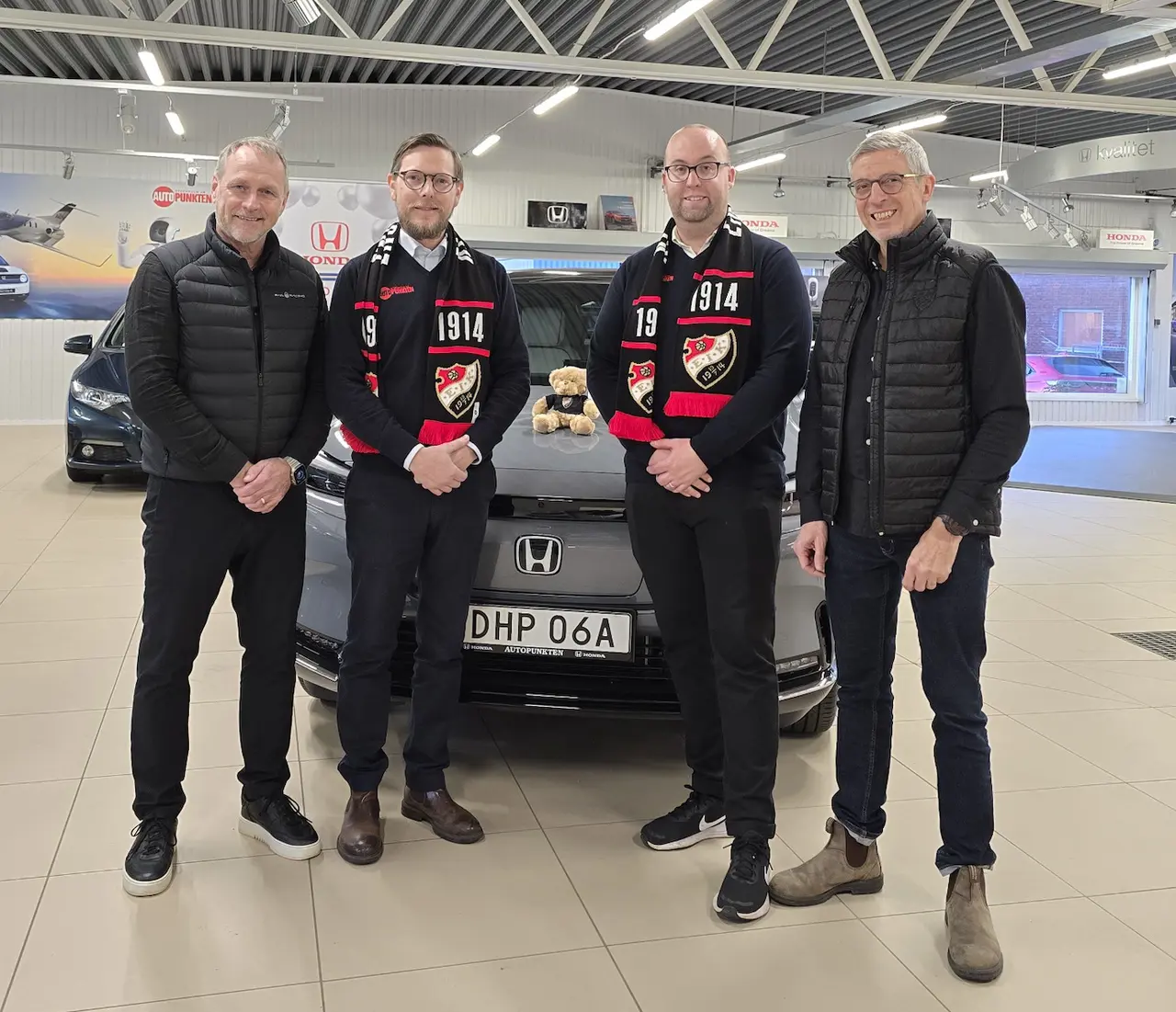 Håkan/EIK, Christoffer och Christian, VD resp. säljare Autopunkten samt Pekka/EIK