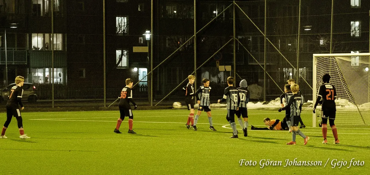 Kanonaden mot DIF-målet var påtaglig i slutet av matchen, två stolpträffar...så nära!