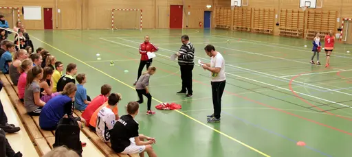 Några bilder från dagens provträning i Kulladals Sporthall.