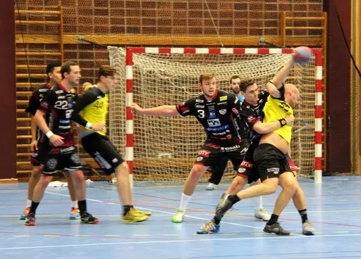 Matchen spelades i Lindängens Sporthall den 16 oktober. Tillslut vann HK Malmö med 2-19. 