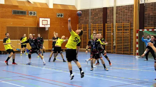 Matchen spelades i Lindängens Sporthall den 16 oktober. Tillslut vann HK Malmö med 2-19. 