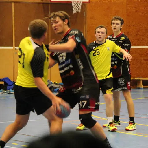 Matchen spelades i Lindängens Sporthall den 16 oktober. Tillslut vann HK Malmö med 2-19. 