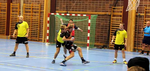 Matchen spelades i Lindängens Sporthall den 16 oktober. Tillslut vann HK Malmö med 2-19. 