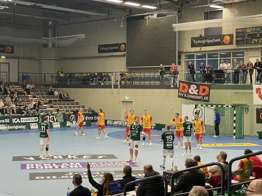 Bilder från matchen i går med bl.a Chris Heyers 19-18 på straff i mitten på andra halvlek 