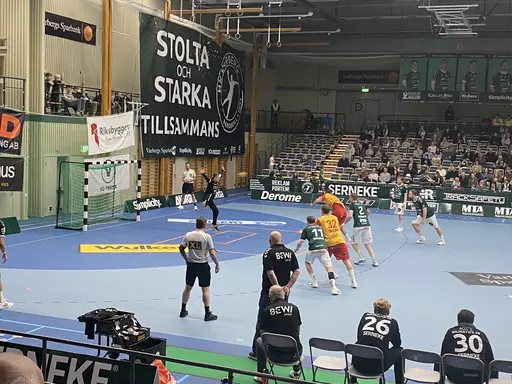Bilder från matchen i går med bl.a Chris Heyers 19-18 på straff i mitten på andra halvlek 