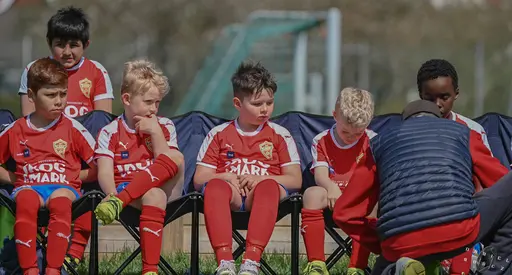 Alla utvecklas och många av spelarna har tagit stora steg. Vi har en jämnare trupp i år och nötningen av passningsspel börjar att synas även i matcherna – ibland. Foto: @daniel_nunez_film_foto