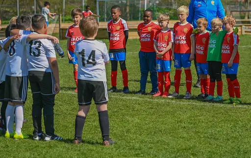 Alla utvecklas och många av spelarna har tagit stora steg. Vi har en jämnare trupp i år och nötningen av passningsspel börjar att synas även i matcherna – ibland. Foto: @daniel_nunez_film_foto