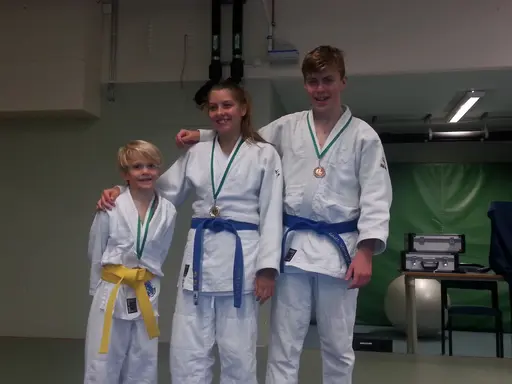 Anna Guld, Alvin Brons och Karl Brons