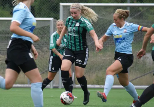 Jenny Dannberg, Tilde Örn & målskytten Sofia Svanbeg. Foto: Annika Flisager-Kilén