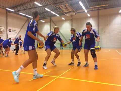 Fult av engagemang när Sveriges U19-landslaget tränade under onsdagen i Rosershallen.