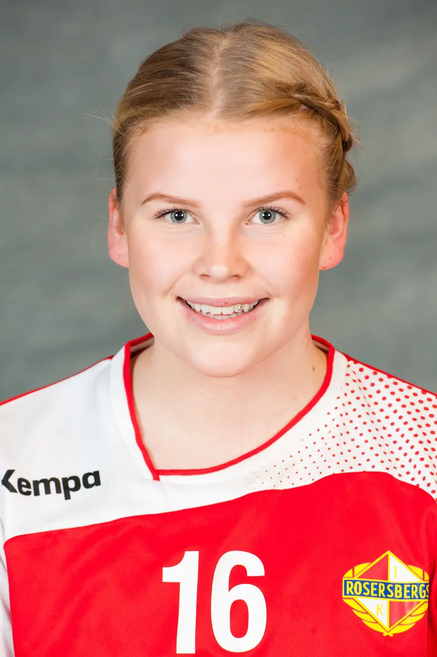 Julia Huusko Smeds, lagkapten i Rosers, är en viktig pjäs i lagets försvarsspel idag.