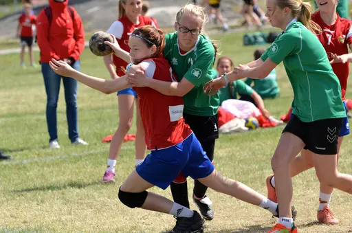 Glädje hos F01/Olivia Fredriksson F00/Olivia Jakobsson F02/Estnisk mur F04