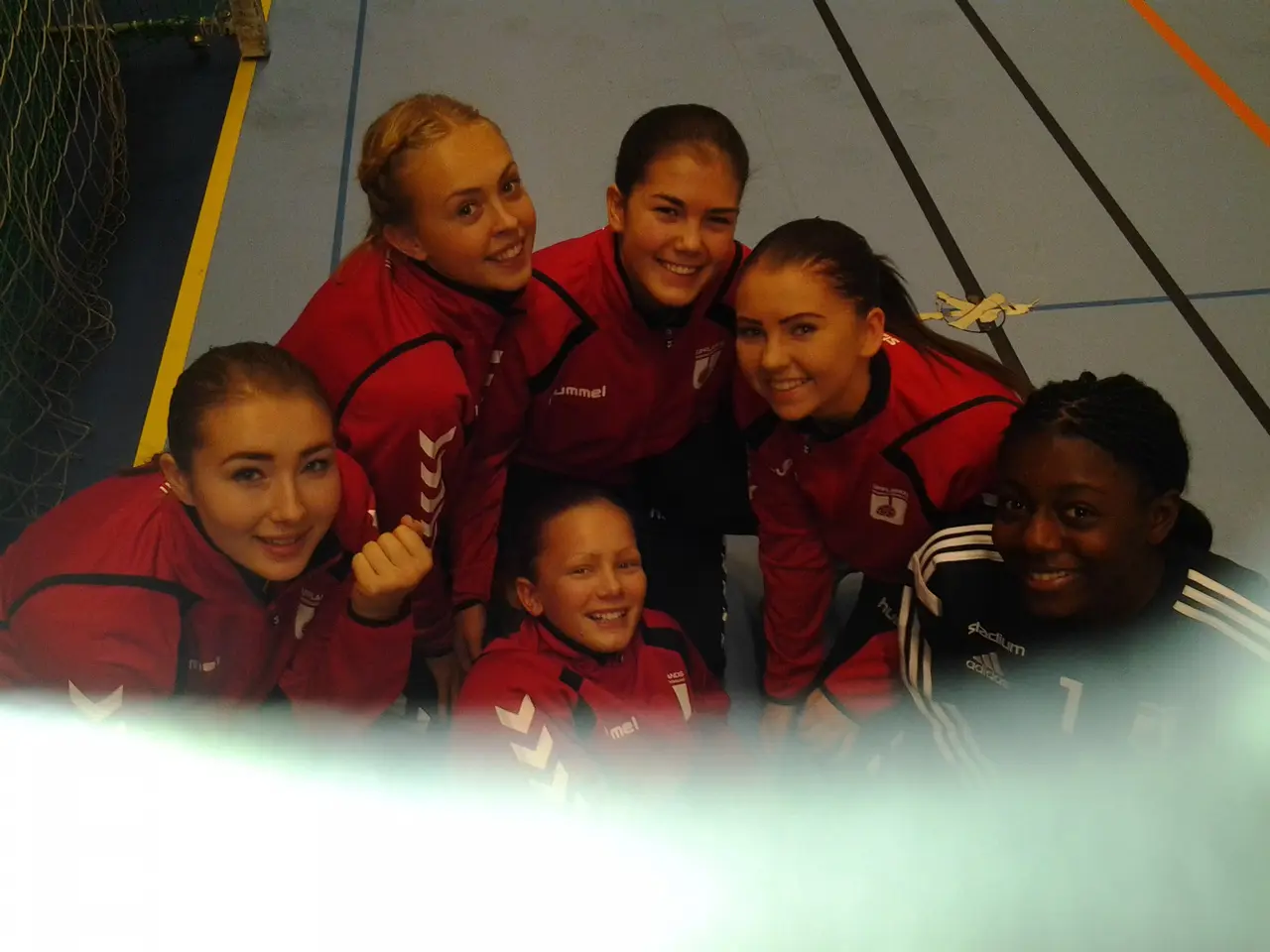 Ett laddat gäng. Alexandra, Kajsa, Emilia, Wilma, Gracis och Madde hoppas på Uppland. Flo saknas på bild. Foto: Robert Zetterquist