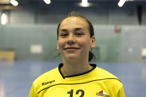 Det sköna Rosers-gänget vann silver i Bohus Cup. I finalen vann Sävehof med 16-12 efter att Rosers ledde större delen av den första halvleken. Bra Mv-spel av Nathelie Stjernbrg. Foto; Mikael Frimodig