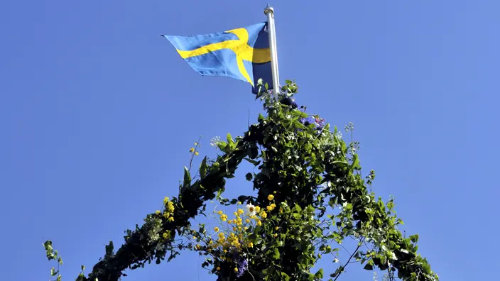 Midsommarafton med Rosersbergs IK- Välkommen till Lekparken.