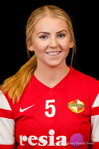 Julia Huusko Smeds och Wilma Othberg blev Rosers lirare i respektive match när avancemanget till USM steg 3 fixades på söndagen.