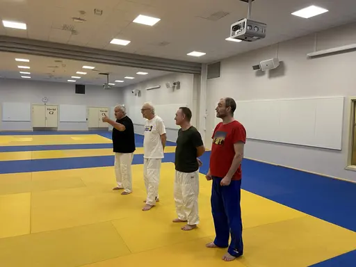 Första träningen med fallträning för + 65. Varje lördag 14-15 i vår dojo.