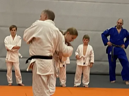 Judogrund med hösten nybörjare