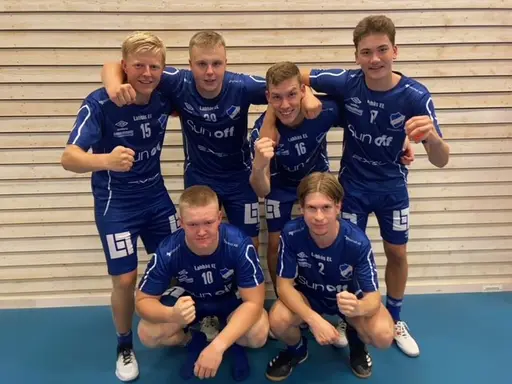 Vinst i borta matchen mot Skara IBK med 9-8 efter förlängning.