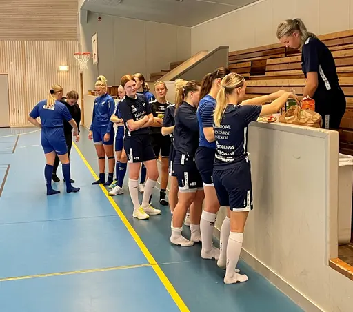 Lite träning med lite tillskott från F06/07