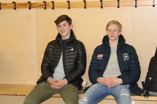 Fröjereds killar P02/01 inför match i sparbankshallen.