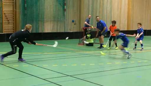 Föräldrarna fick bekänna färg mot barnen!