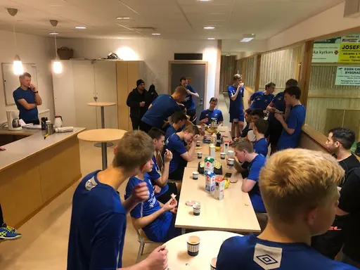 Tisdagsträning med fika och teori