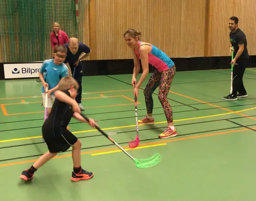 Föräldramatch, prisutdelning och korvätning stod i fokus på 09-avslutningen.