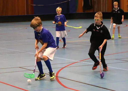 Glödhett spel trots utelåsta i -10 grader i 30 min. Imponerande!