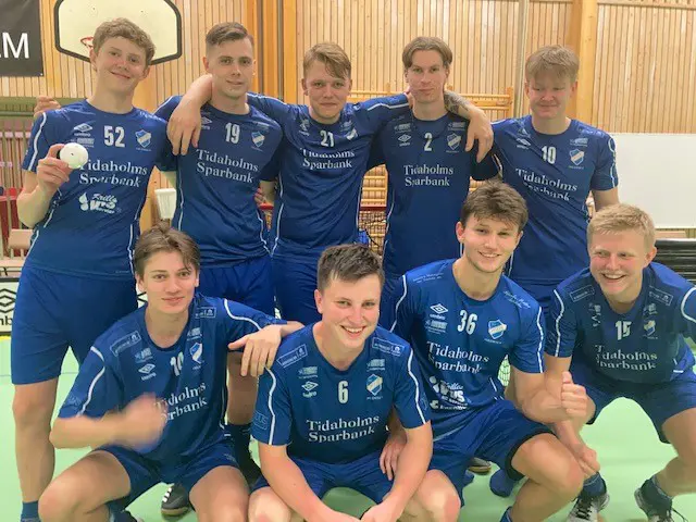 Första bollen i mål för junioren nr 52 Oscar Svahn i seniorsammanhang.